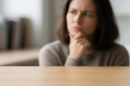 Quanto guardar por mês para juntar 10 mil sem desistir
