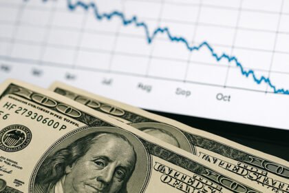 Dólar recua e bolsa brasileira sobe com alívio externo