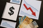 Dólar cai a R$ 5,27 e fecha no menor nível em 17 meses | Guia de Economia Pessoal