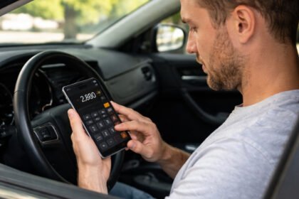 Quanto ganha motorista Uber em 2026: cálculo real